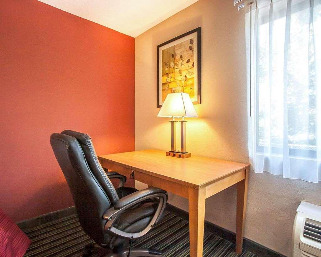 Econo Lodge Inn & Suites Centerville Room photo